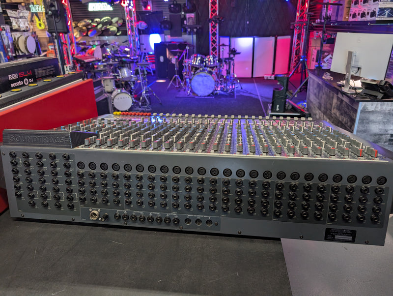 Soundtracs SOLO 24-8-2 Solo Mixing Console (USED)