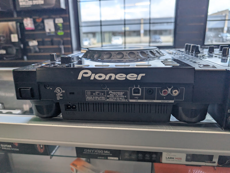 Pioneer DJ CDJ-850 DJ Multi Player With Disc + DJM-800 4-Channel High-End Digital Mixer (USED)