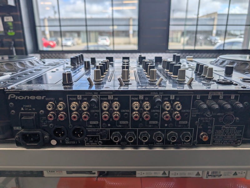 Pioneer DJ CDJ-850 DJ Multi Player With Disc + DJM-800 4-Channel High-End Digital Mixer (USED)