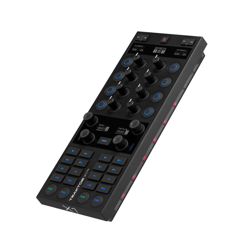 Native Instrument TRAKTOR X1 MK3 DJ Controller