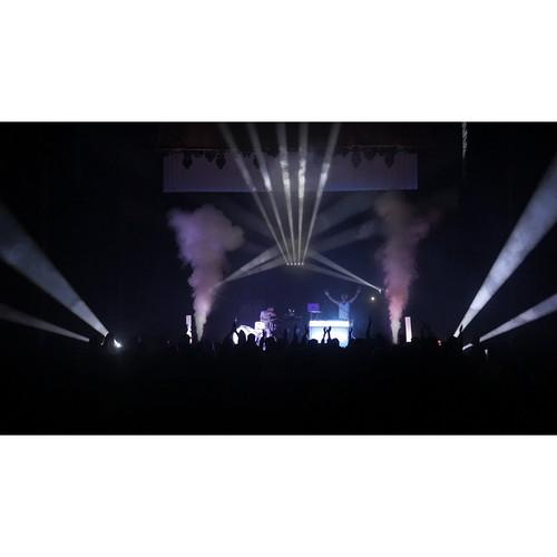 Chauvet Geyser T6  Rgb Led Effect Fog Machine - Red One Music