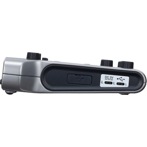 Zoom PODTRAK P4 Portable Multitrack Podcast Recorder