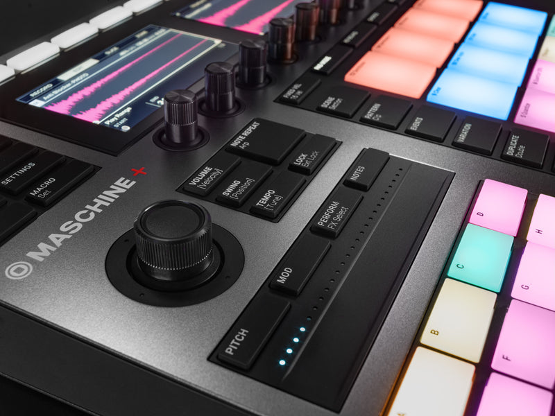 Native Instruments MASCHINE+ Instrument de production et de performance autonome